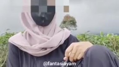 Hijab Eksib di gunung @fantasyayam